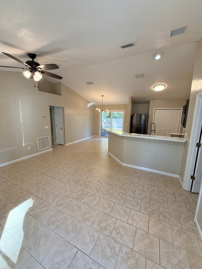 Foto del edificio - 279 SE Forest Terrace