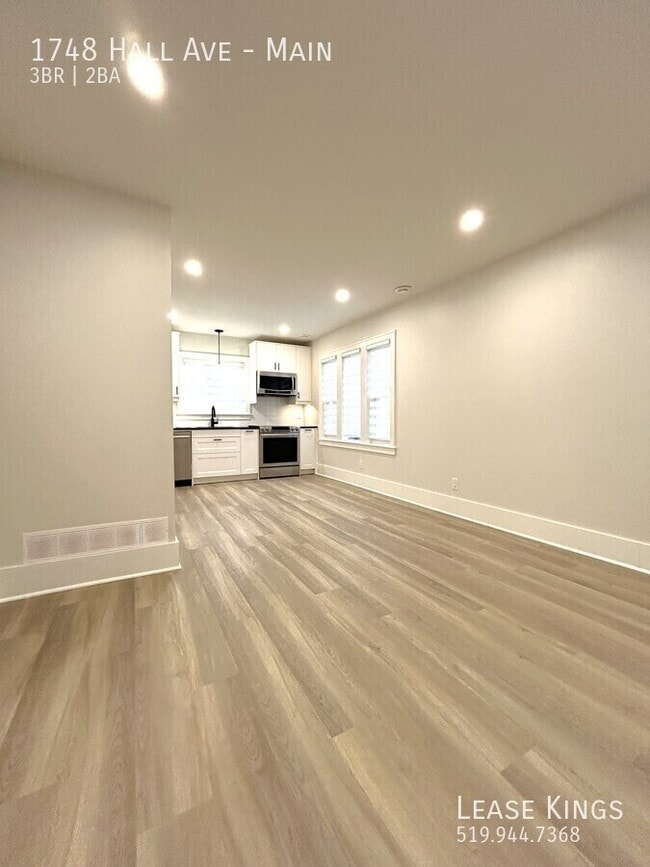 Building Photo - Fully Renovated 3 Bedroom, 2 Bathroom Main...