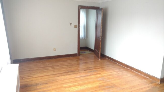 Adéntrate en el lujo. - 523 S Pleasant St