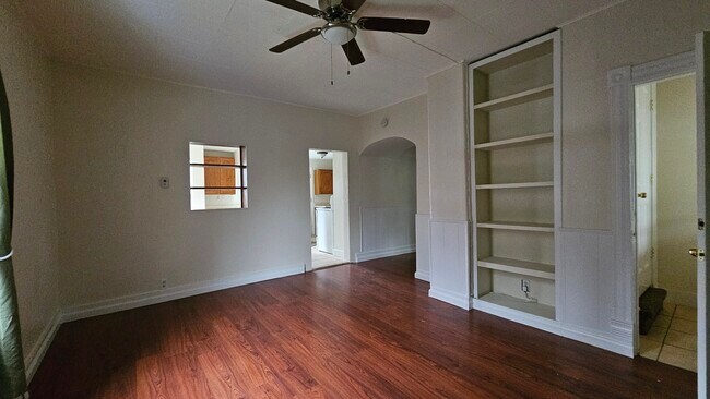 Foto del edificio - 1407 W Cucharras St