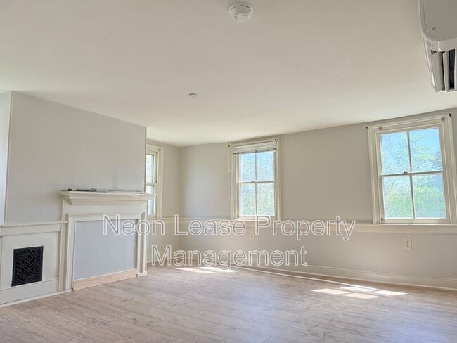 Foto del edificio - 133 NW Front St