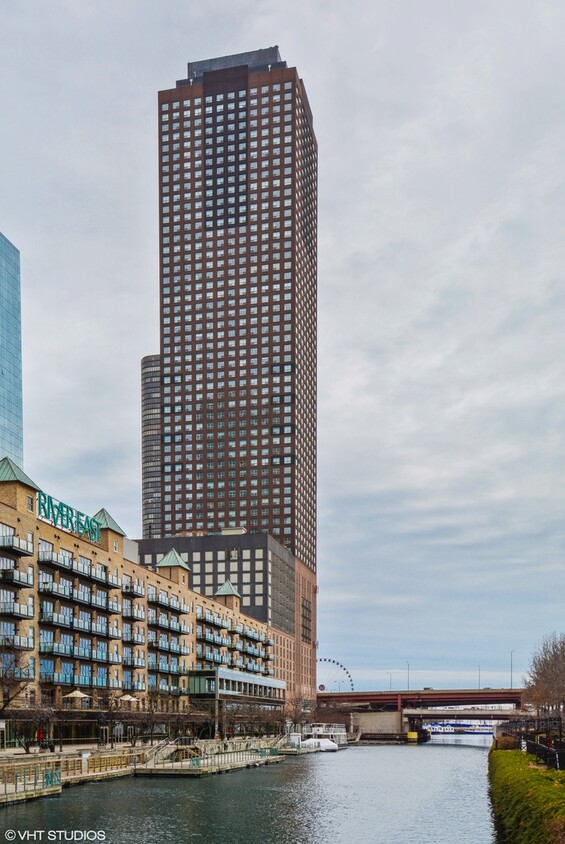 Foto principal - 474 N Lake Shore Dr