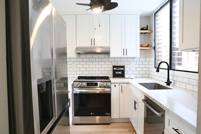 Building Photo - 1015 Aoloa Pl