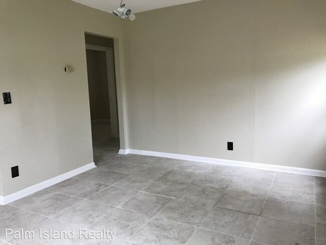 Building Photo - 2 br, 1 bath House - 1114 N 48th Ave