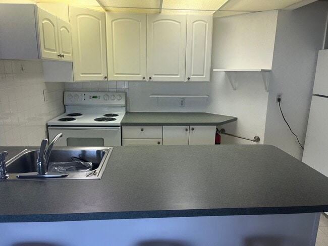 Building Photo - 638 Gilcrest Rd