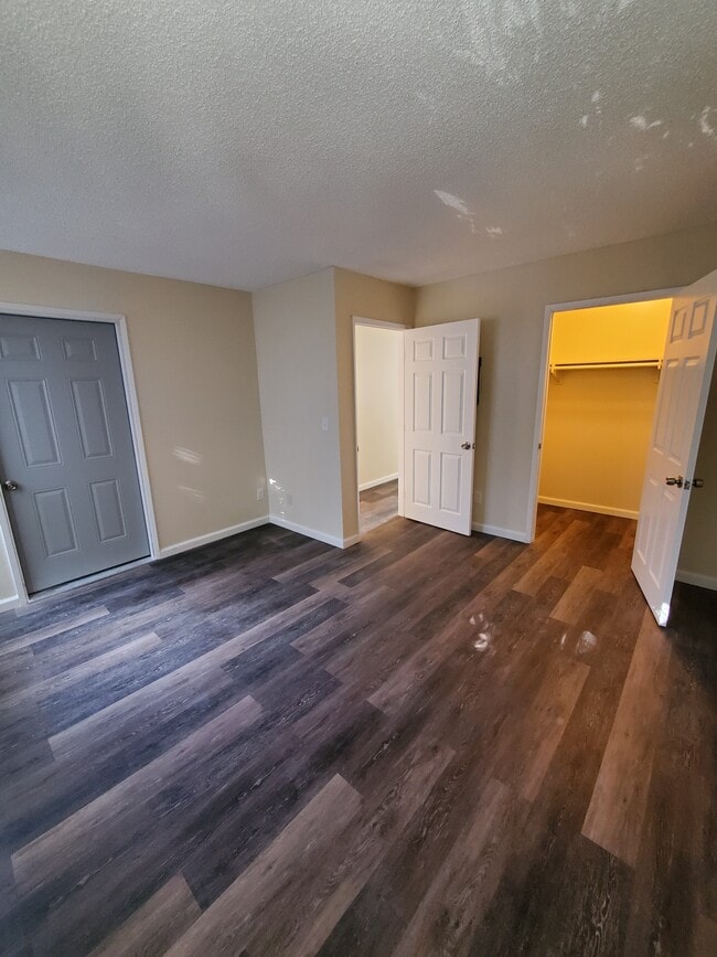 Bedroom - 5101 Huntington Dr N