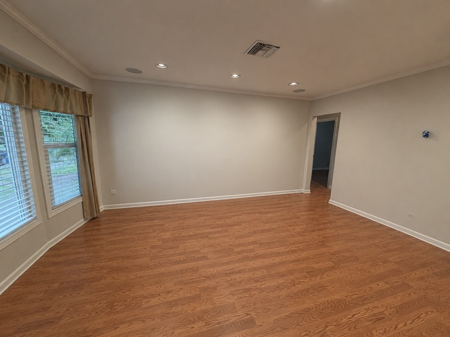 Foto del edificio - East Long Beach 3 bedroom 2 bath w/ bonus room