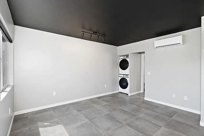 Foto del edificio - 1450 Essex St