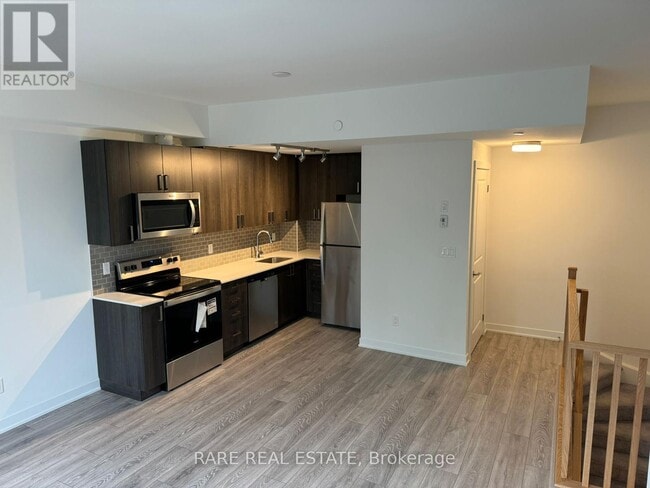 Building Photo - 4045 Hickory Dr