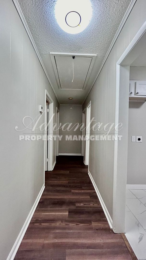 Building Photo - Super Adorable and Newly Renovated 3 BR Ho...