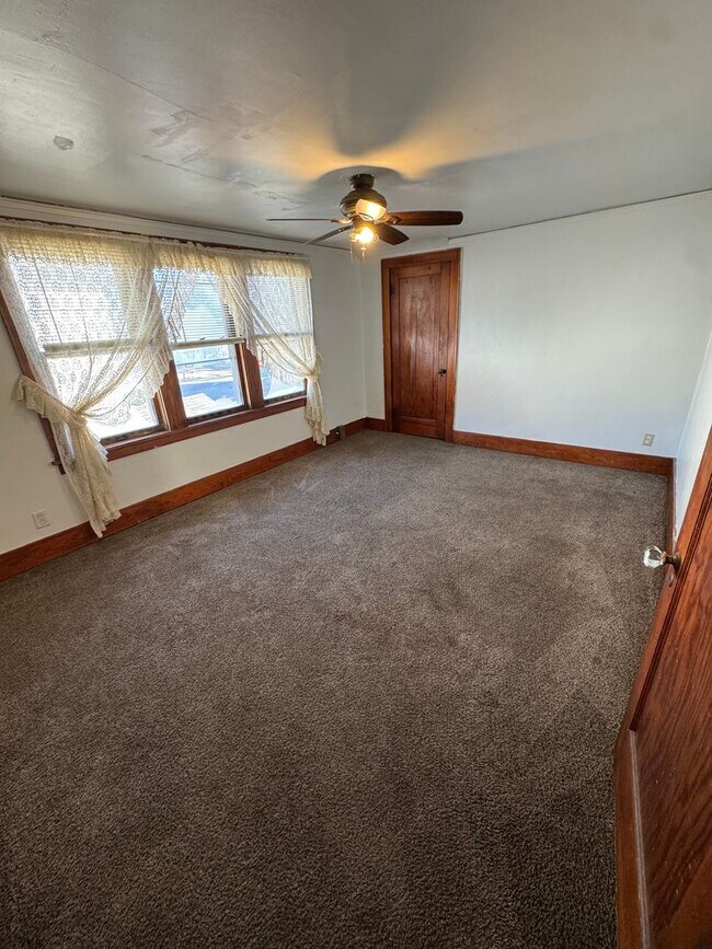 Building Photo - 118 N 13th Street