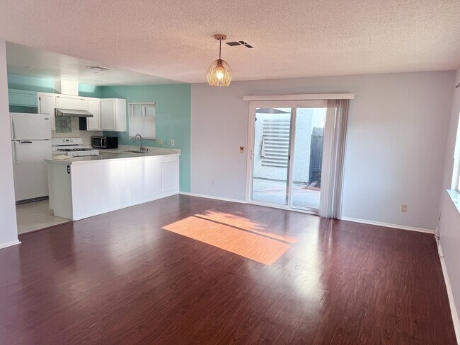 Building Photo - 29272 Murrieta Rd