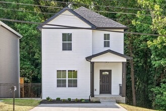 Building Photo - 945 Cumberland Dr