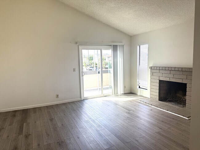Building Photo - 16682 Dolores Ln