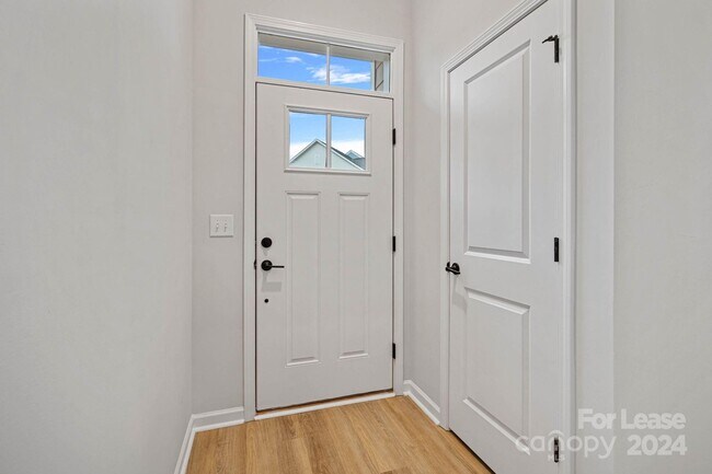 Building Photo - 8054 Houser St