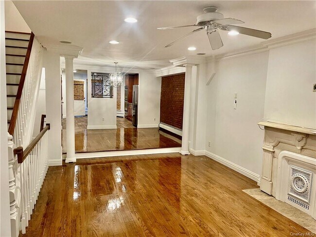 Building Photo - 25 E 126th St