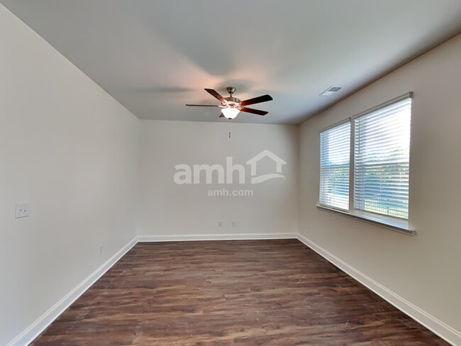 Building Photo - 556 Rivermist Drive