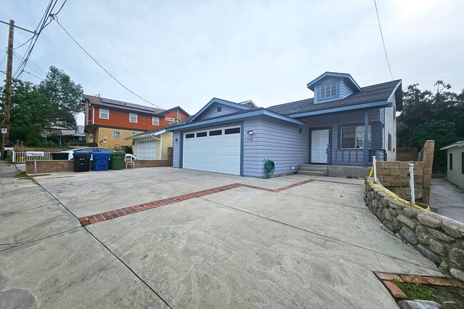 Building Photo - 7556 Thousand Oaks Dr