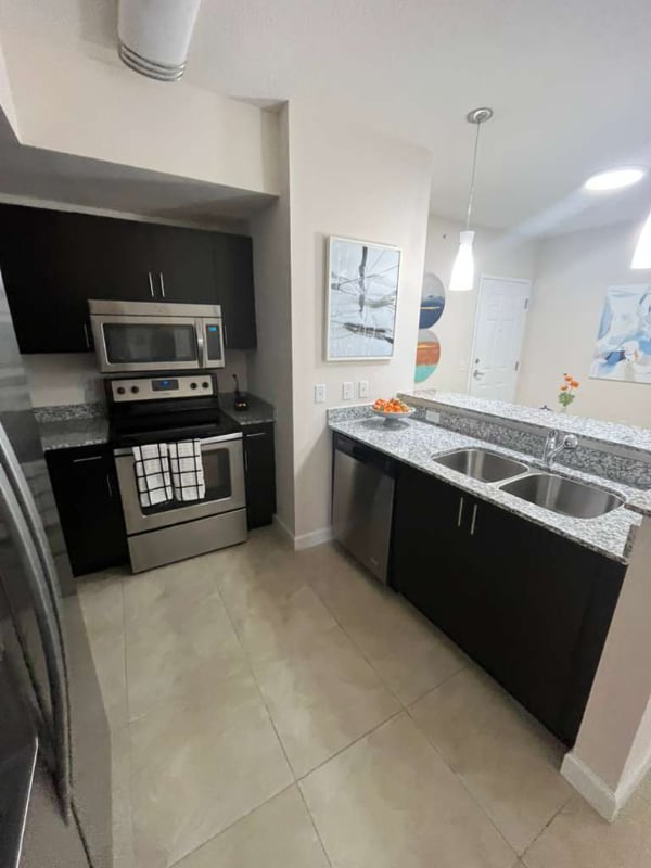 Building Photo - 79 ave 53st Ave