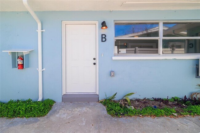 Foto del edificio - 13388 1st St E