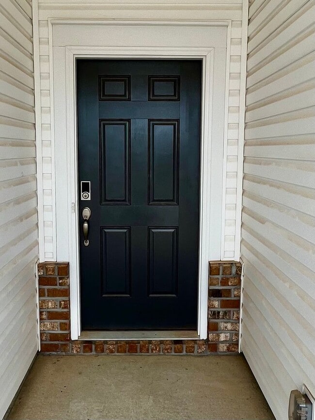 Foto del edificio - 3 BR, 2 BA with Fenced Yard and Fantastic Amenities!