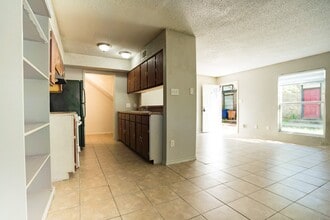 Building Photo - 5805 Cougar Dr