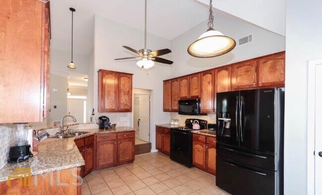 Building Photo - 221 Turnbridge Cir