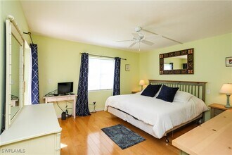 Building Photo - 1075 Foxfire Ln