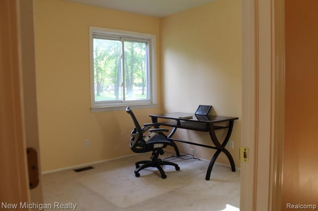 Building Photo - 655 Robinwood Dr