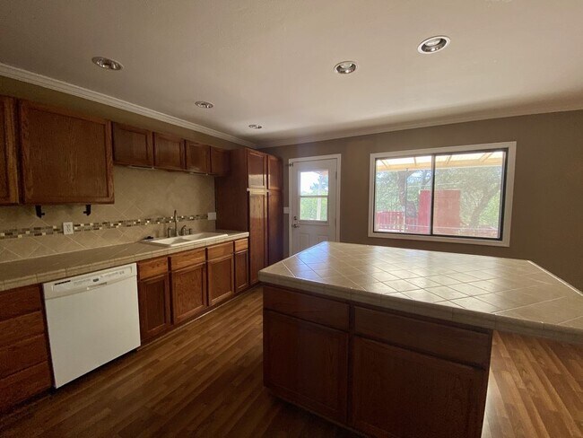 Foto del edificio - Charming 3 bedroom close to town
