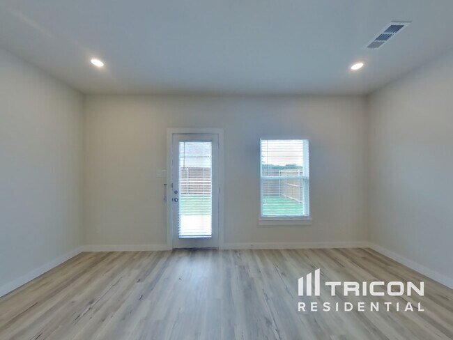 Building Photo - 354 Fire Rock Dr