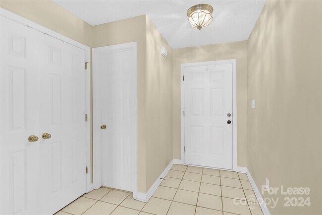 Building Photo - 9225 Tibble Creek Way