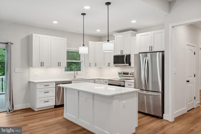 Building Photo - 757 Cabin Point Dr