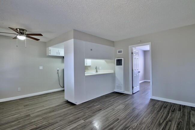 801 S Merrill St, Corona, Ca 92882 - Apartments In Corona, Ca 