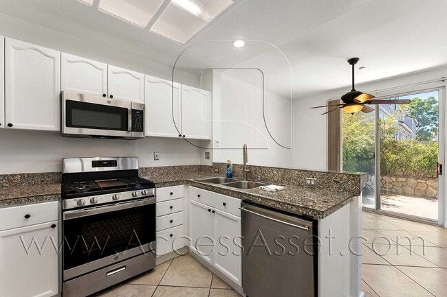 Building Photo - 3410 E Salisbury Cir