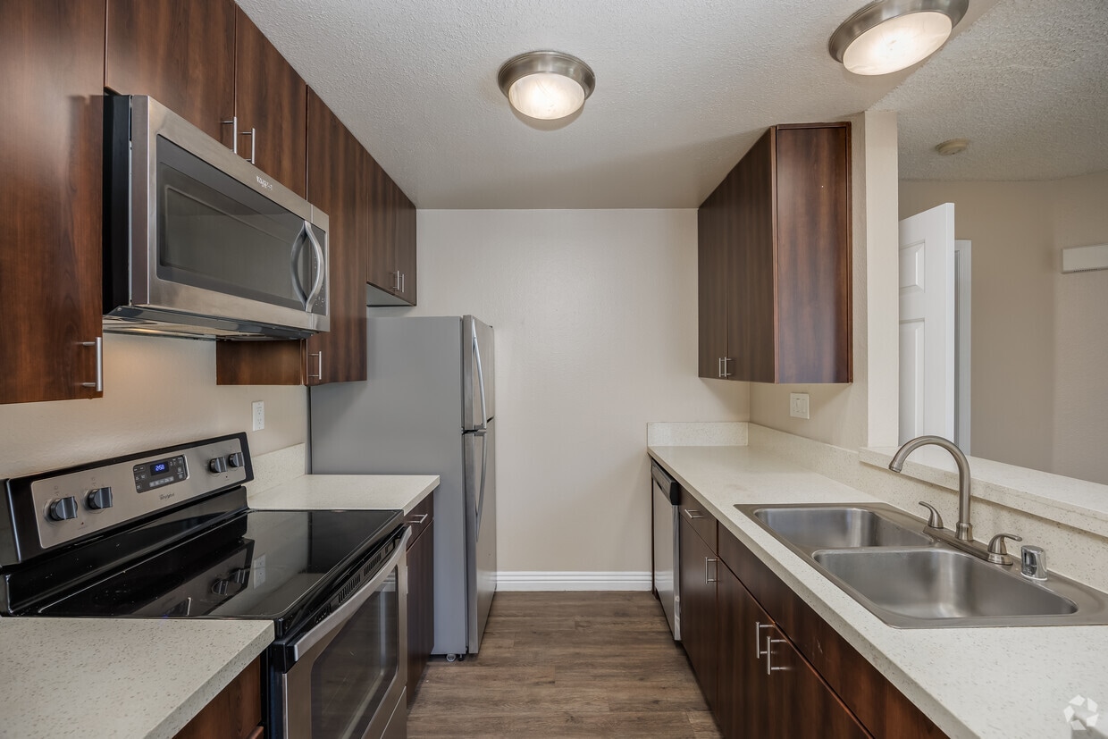 Primary Photo - Mariners Point