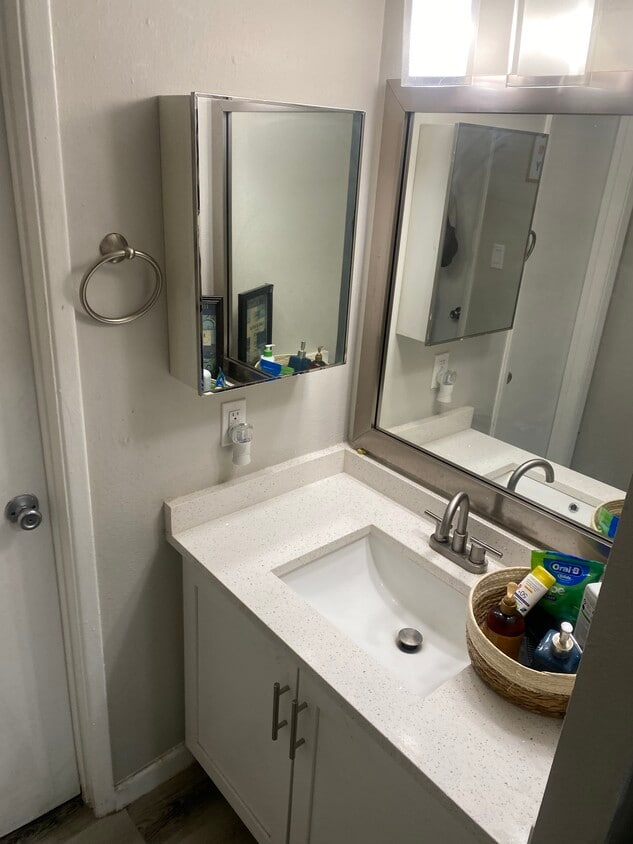 Photo - 1330 W Broadway Rd (Tempe, AZ)