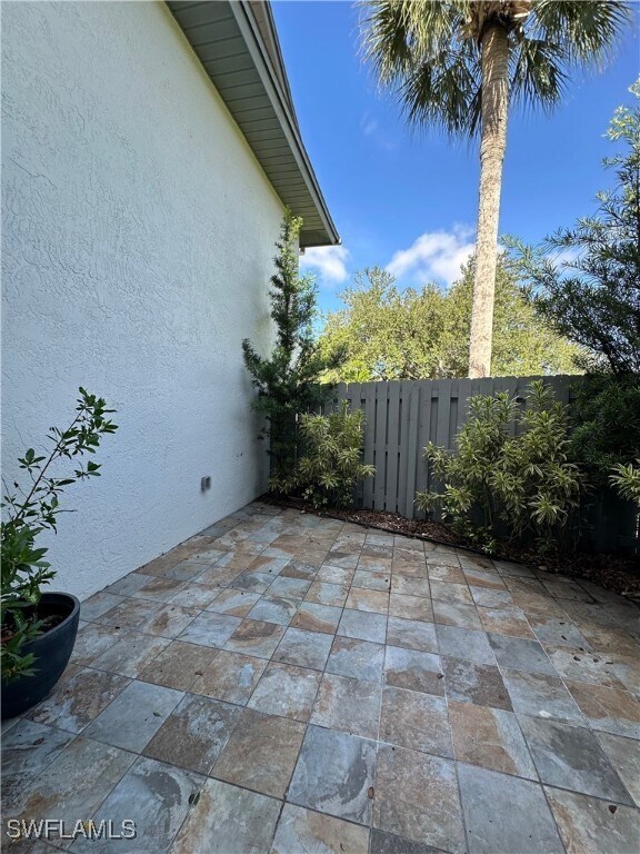 Foto del edificio - 6308 Sugar Bush Ln