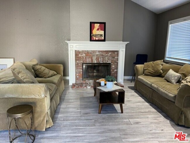Foto del edificio - 2603 Vanderbilt Ln