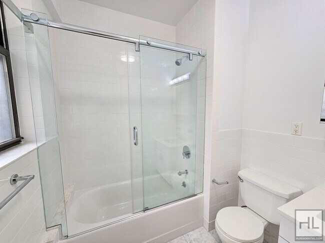 Foto del edificio - 2nd-Floor 1-Bedroom on the Upper West Side