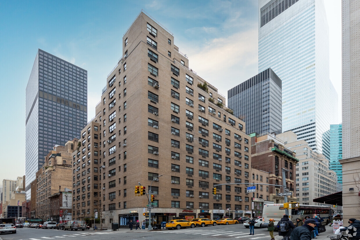 Primary Photo - 667-675 Lexington Ave