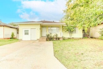 Building Photo - 1911 NW Smith Ave