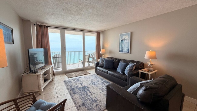 Building Photo - 7205 Thomas Dr