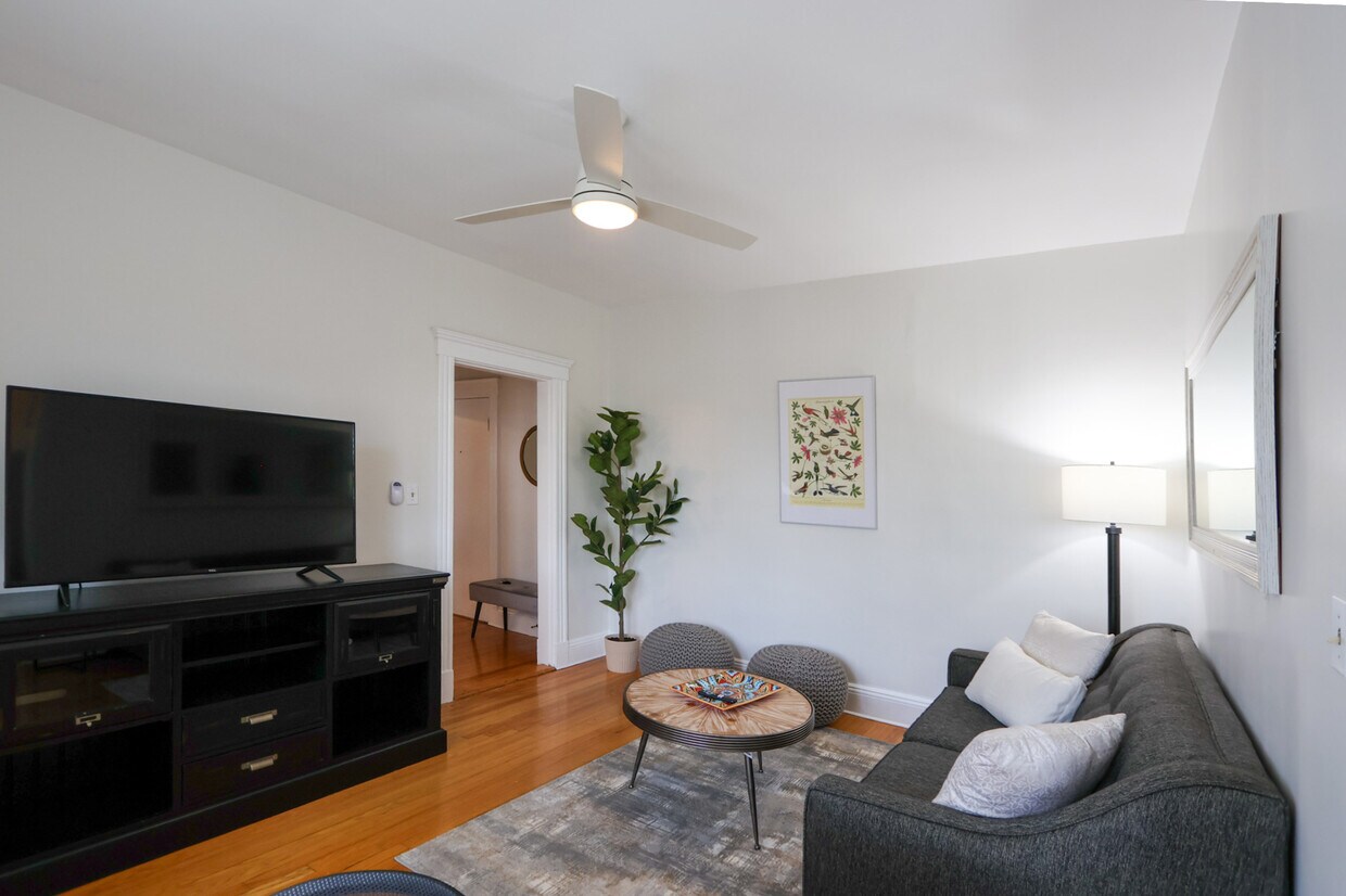 Foto principal - 370 Chestnut Hill Ave