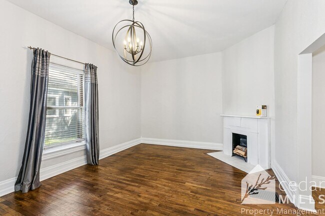 Foto del edificio - EXTRAORDINARY historic rental opportunity in Delano!!!!!! Move in Special!