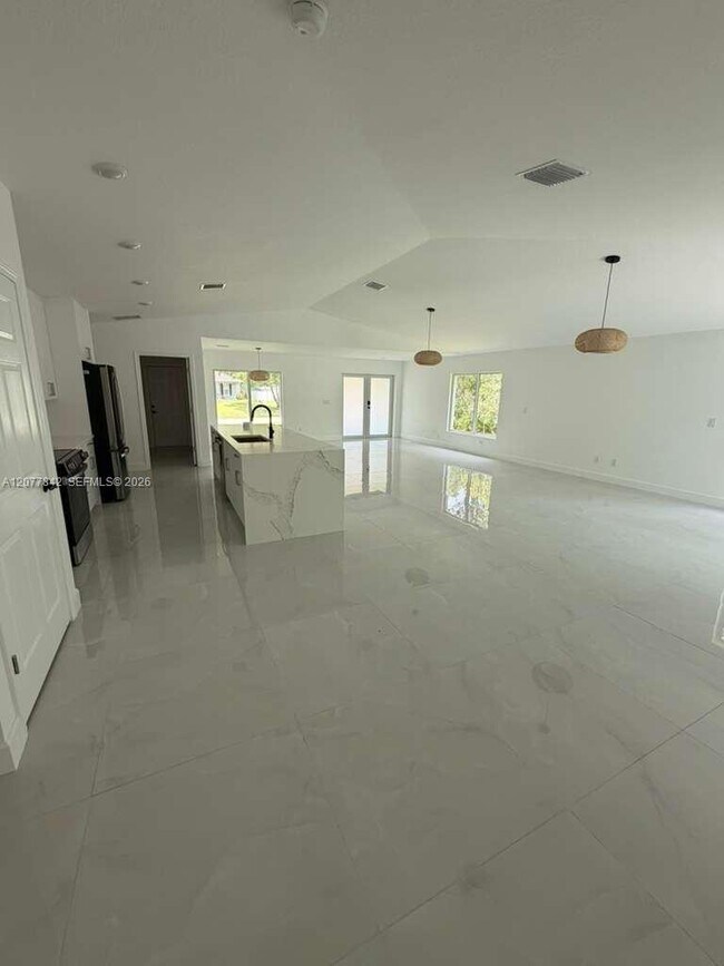 Building Photo - 8636 100th Ct