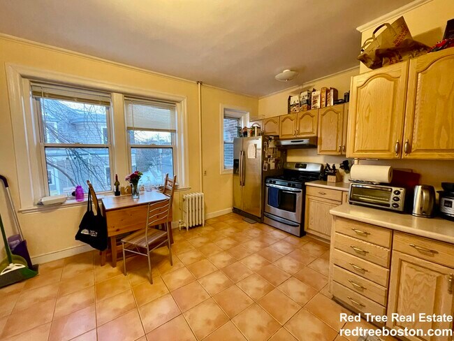 Building Photo - 119 Winthrop Rd