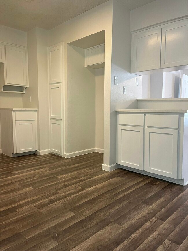 Foto del edificio - 6862 S Creek Dr