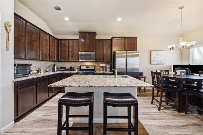 Foto del edificio - 19823 Rojo Rock Ln