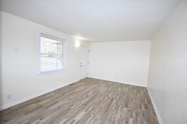 Foto del edificio - Rob Rd-142